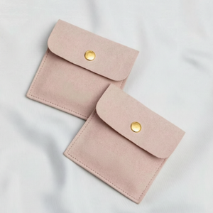 Bolsa de terciopelo de microfibra con logotipo personalizado del fabricante para guardar anillos, pendientes, collares y colgantes, con cierre, para viaje o regalo. - Product Image 4