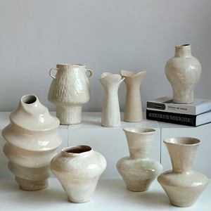 <span class=keywords><strong>Vaso</strong></span> di argilla di lusso fatto a mano <span class=keywords><strong>Beige</strong></span> e crema con finitura bianca lucida moderno stile europeo per interni per uso da tavolo o da pavimento - Product Image 1