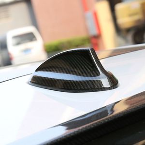 Couvercle décoratif d'antenne de toit de voiture en fibre de carbone sèche, compatible avec la série BM12345678 X34567. - Product Image 1