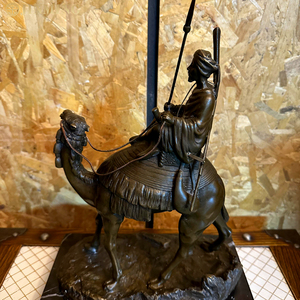 Decora el centro <span class=keywords><strong>de</strong></span> la <span class=keywords><strong>ciudad</strong></span> con grandes <span class=keywords><strong>esculturas</strong></span> <span class=keywords><strong>de</strong></span> bronce <span class=keywords><strong>de</strong></span> figuras famosas, como figuras <span class=keywords><strong>de</strong></span> latón a caballo y caballeros <span class=keywords><strong>de</strong></span> bronce. - Product Image 3