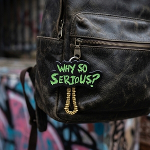 Broche en émail rigide 'Why so Serious <span class=keywords><strong>Joker</strong></span>' avec citation de film, en métal, personnalisable avec logo, pour décoration de sac à dos en tissu, vente en gros - Product Image 3