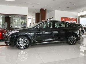 Hong <span class=keywords><strong>Qi</strong></span> E-QM5 2025 à faible kilométrage, un grand nombre de voitures électriques d'occasion en vente, bon état et voitures chinoises d'occasion bon marché - Product Image 4