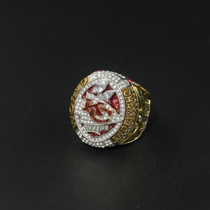 Anillo Chapado en Oro Rosa con Diseño de Corazón de Cristal y Diamantes de Imitación de los Kansas City Chiefs Campeones de 2019, Estilo Hip-Hop, Regalo de Cumpleaños Moderno - Product Image 1