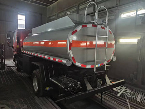 Camión Cisterna <span class=keywords><strong>de</strong></span> Combustible FOTON Aumark 5000L <span class=keywords><strong>de</strong></span> China, 5 Metros Cúbicos, con Bomba <span class=keywords><strong>de</strong></span> Combustible y Medidor <span class=keywords><strong>de</strong></span> Flujo - Product Image 2