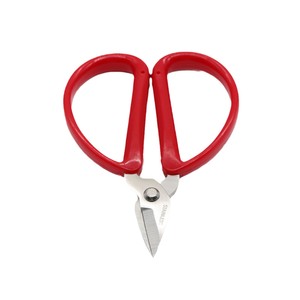 Coupe-ongles en acier inoxydable rouge en forme de V pour utilisation sur les doigts, polyvalent - Product Image 2