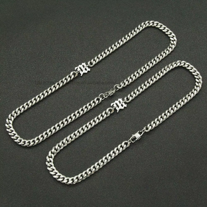 จี้ห้อยคอแบบโซ่คิวบาเคลือบเงา สร้อยคอหนา สแตนเลสสตีลแบบสั้น - Product Image 3