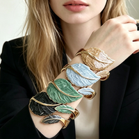 Nouveau Bracelet Femme Haut de Gamme en Cloisonné Feuille, Style Européen et Américain, Luxe Léger et Polyvalent