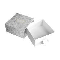 Boîte cadeau haut de gamme exquise en carton ivoire avec doublure en mousse, impression offset, boîtes à fentes