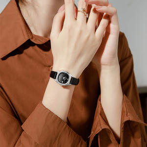 Montre pour femme avec cadran ovale design, fonction calendrier, verre saphir de luxe - Product Image 4