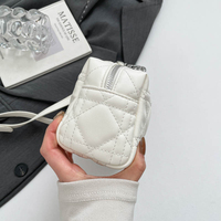 Individuelles Logo Damen Trendige Gesteppte Ketten-Schultertasche Weiche PU-Leder Boston Crossbody Handtasche für Mädchen