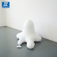 Installation artistique gonflable personnalisée en forme de goutte d'eau laiteuse, décoration publicitaire suspendue pour événements extérieurs