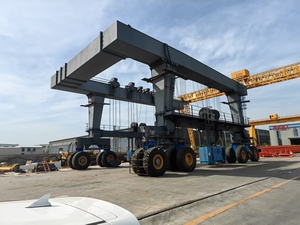 Grúa pórtico móvil de 100 toneladas con motor de neumáticos y caja de cambios controlada por PLC, aprobada por CE, para manipulación de contenedores, múltiples especificaciones, uso en exteriores - Product Image 6