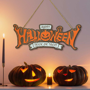 Décoration de porte d'Halloween en bois de haute qualité avec une citrouille orange effrayante, idéale pour la fête à la maison - Product Image 1