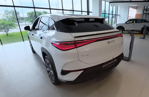 BYD Sealion 7 2026, Vehículo de Nueva Energía de China, SUV de Energía Pura, Tracción en las Cuatro Ruedas, Volante a la Derecha, Edición de Alto Rendimiento - Product Image 3