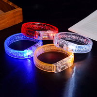 Bracelets et bracelets en acrylique LED qui brillent dans le noir, imperméables et écologiques, pour les concerts, les anniversaires, les mariages, les fêtes - Accessoires