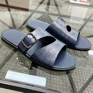 Nuevas zapatillas de <span class=keywords><strong>hombre</strong></span> de cuero genuino de estilo veraniego, <span class=keywords><strong>chanclas</strong></span> sin cordones, fondo plano, cómodas, surf en la playa - Product Image 2