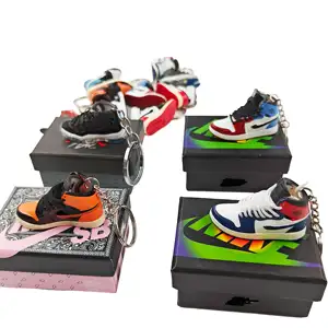 Vente en gros Mini Sneaker porte-clés et sac AJ chaussure porte-clés chaussure 3D Sneaker Jordanes porte-clés avec boîte