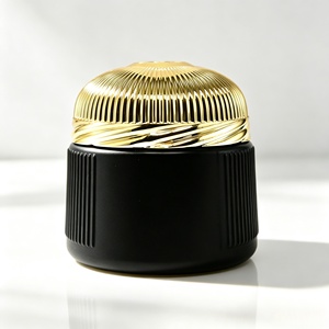 Pot à Bukhoor personnalisé <span class=keywords><strong>en</strong></span> <span class=keywords><strong>verre</strong></span> de luxe 100ml 150ml avec couvercles - Product Image 4