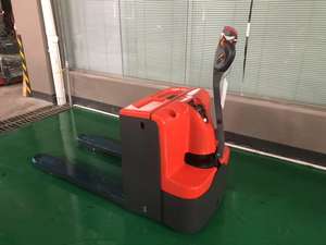 Chariot élévateur électrique Weliftrich EPT-20H, capacité de charge de 2 tonnes, traction avant, batterie au plomb-acide 24V/100Ah, pneus pneumatiques, vitesse de 14,5 km/h - Product Image 2