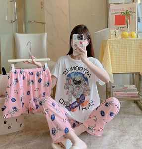 Conjunto de Pijamas Personalizados de Primavera/Verano para Mujer, Estampado de Dibujos Animados, Ropa de Dormir de Tres Piezas, Pantalones Cortos, Camiseta de Manga Corta, Venta al Por Mayor - Product Image 3