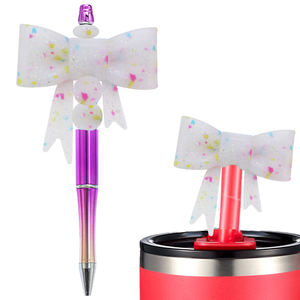 Cuentas focales suaves y personalizadas con purpurina teñida de corbata navideña para tapas de bolígrafos y abalorios Cuentas grandes con lazo de silicona 3D al por mayor - Product Image 3