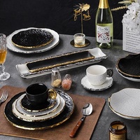 Service de table en porcelaine sans BPA, style vintage, avec bordure dorée embossée, assiettes, bols, tasses, ustensiles de table pour hôtel