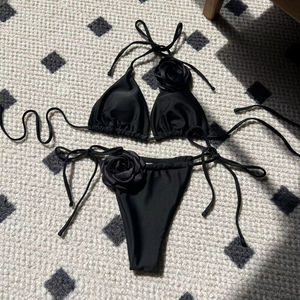 Nuevo Bikini de Dos Piezas con Tirantes Cruzados y Flores Rosadas en el Pecho para Mujer, Trajes de <span class=keywords><strong>Baño</strong></span> al por Mayor y Ropa de Playa - Product Image 2