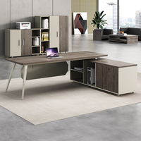 Bureau de direction modulaire en forme de L, finition noyer premium, durable, avec ports de données intégrés et design contemporain