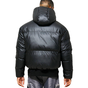 Veste matelassée pour homme avec logo personnalisé, finition brillante, noire, courte, style bulle, chaude pour l'hiver, avec capuche, vêtements d'extérieur, fabrication OEM, vente en gros - Product Image 3