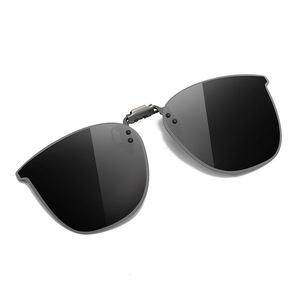 แว่นกันแดดแบบหนีบโพลาไรซ์ YIHANG รุ่นใหม่ปี 2025 แฟชั่นสำหรับผู้หญิงและผู้ชาย ป้องกันรังสียูวี 400 พร้อมเลนส์มองกลางคืน - Product Image 5