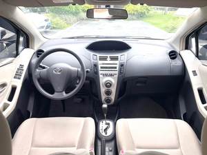 Gran Oferta: Toyota Yaris Compacto Hatchback Japonés Usado, 1.6L 4AT LHD, Distancia entre Ejes de 2460mm, Coche Usado Confiable y Económico para Exportación - Product Image 4