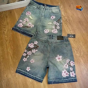 Pantalones cortos de mezclilla personalizados con bordado de flor de cerezo estilo callejero, pantalones capri Y2K holgados de estilo retro hip-hop inspirados en Harajuku - Product Image 2