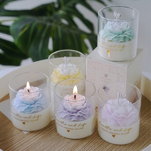 Bougie parfumée artisanale chic en cire de soja, senteur pivoine florale, pour une ambiance luxueuse dans la chambre, idéale pour les fêtes de Diwali et les bars. - Product Image 4