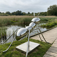 Sculpture de jardin en acier inoxydable de style art contemporain personnalisable pour place publique, statue de fourmi géante