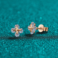 Boucles d'oreilles simples en moissanite minuscules de qualité supérieure Boucles d'oreilles en moissanite en argent sterling 925 en or rose pour femmes Cadeaux de la Saint-Valentin