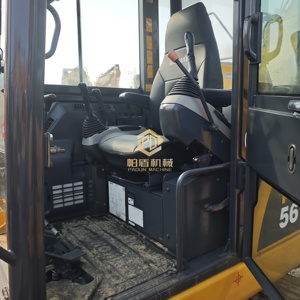 Miniexcavadora hidráulica Komatsu PC56 de 5.5 toneladas con alta potencia de excavación - Product Image 4
