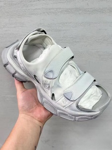 Sandalias casuales de alta calidad y a la moda, suela blanca, cómodas para uso en exteriores, antideslizantes, zapatos de playa, estilo veraniego - Product Image 5