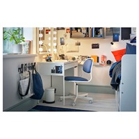 Bureau d'ordinateur de bureau moderne convertible blanc avec tiroirs pour l'apprentissage à domicile, l'écriture, le mobilier de bureau et le rangement.