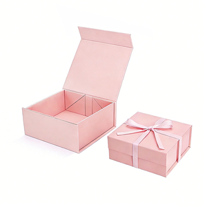 Boîtes cadeaux en carton ondulé pliables de luxe avec impression personnalisée et fermeture magnétique - Product Image 1