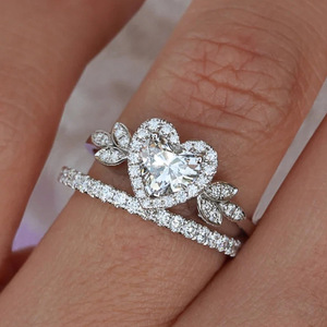 Anello a Cuore per Coppie, Elegante Gioiello con Zirconi per Proposta di Matrimonio, Regalo Romantico di Moda - Product Image 2