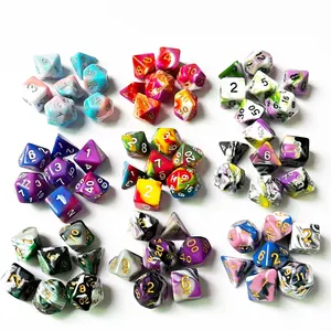 Dadi poliedrici multi quattro colori DND 7 pezzi per set dadi in plastica per dadi di sequenza di gioco