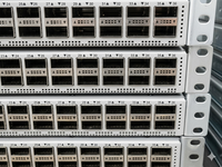 Commutateur intelligent empilable 48 ports SFP+ 1 Gbit/s N9k-c9336c-fx2-SY avec QoS, VLAN, SNMP, capacité 208 Gbit/s, en stock