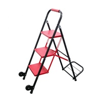 Entrepôt polyvalent utilisant une échelle en fer avec roues Échelle pliable à 3 échelles