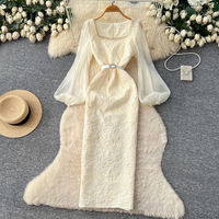 Robe Midi Bodycon Élégante et Durable en Dentelle avec Col Carré, Manches Bouffantes et Ourlet Fendu Orné de Diamants pour Femme