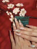 Nouvelles Ongles Press-On en Acrylique Style Chinois 3D Lotus Ruban, Perle Nude Scintillante, Longs Amande, Doux, Élégants, Faits Main, Personnalisables