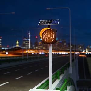 Luce Lampeggiante Solare LED IP65 Ambra di Avvertimento per Incroci Urbani - Product Image 6