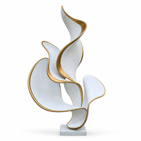Sculpture abstraite torsadée en fibre de verre or blanc sur mesure, art moderne et contemporain, décoration extérieure pour jardin, parc, place publique, fournisseur