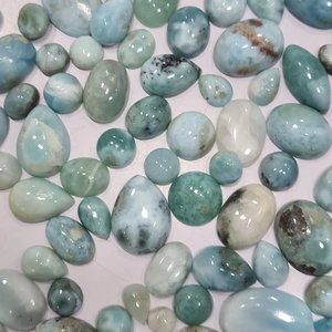 Lot en gros de larimar naturel de formes variées, design populaire, cristal rouge de guérison, tailles assorties, prix bas pour la fabrication de bijoux, 10000 - Product Image 1