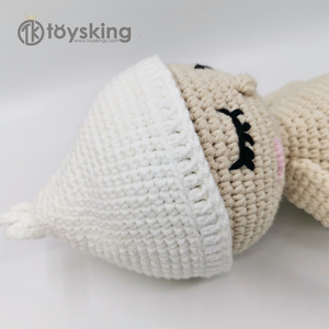 Peluche Dormouse Fatto a Mano all'Uncinetto con Cappello - Simpatico Giocattolo Calmante per Neonati, Giocattolo da Coccolare in Cotone Biologico e Aiuto per <span class=keywords><strong>il</strong></span> Sonno dei Neonati - Product Image 4