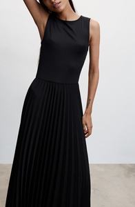 <span class=keywords><strong>Pull</strong></span> en tricot personnalisé jupe plissée vêtements d'été Maxi <span class=keywords><strong>robe</strong></span> licou <span class=keywords><strong>noir</strong></span> côtes tricot col rond sans manches femmes <span class=keywords><strong>robe</strong></span> <span class=keywords><strong>pull</strong></span> - Product Image 3